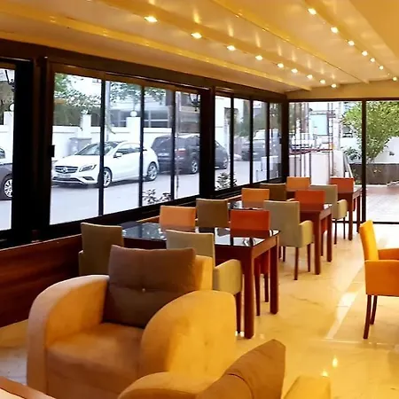 Lavin Garden Hotel
