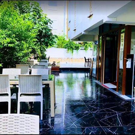 Lavin Garden Otel 3*