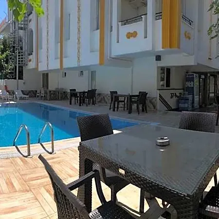 فندق Lavin Garden 3*