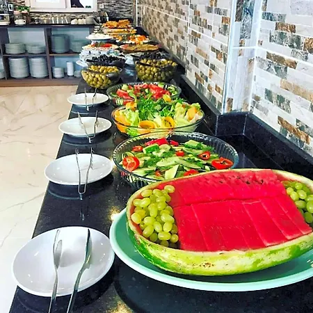 Hotell Lavin Garden 3*