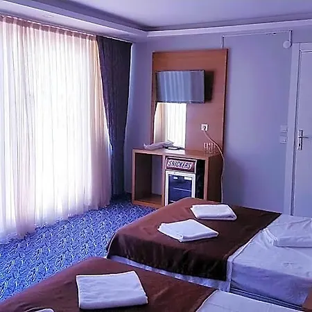 فندق Lavin Garden 3*
