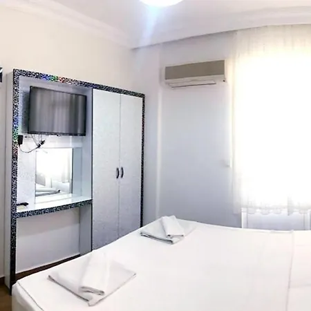 拉文花园酒店 酒店 3*