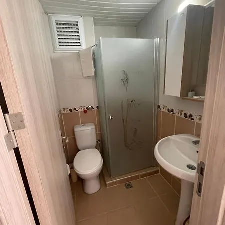 拉文花园酒店 3*