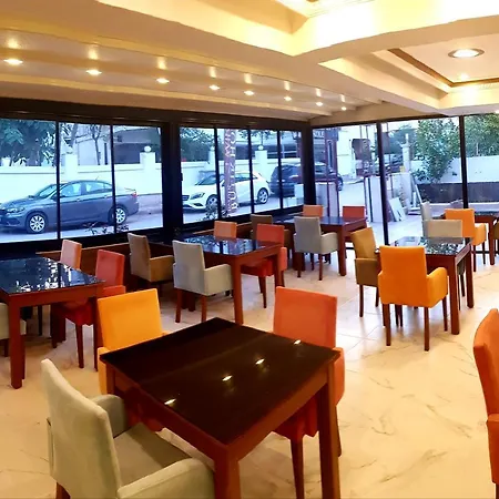 拉文花园酒店 酒店 3*