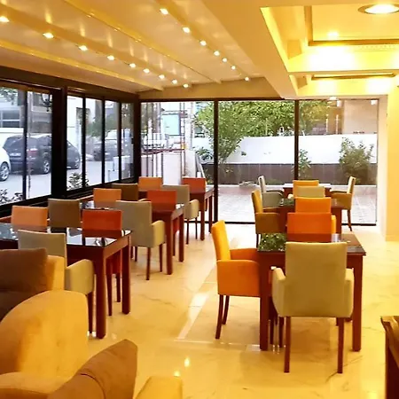 拉文花园酒店 3*