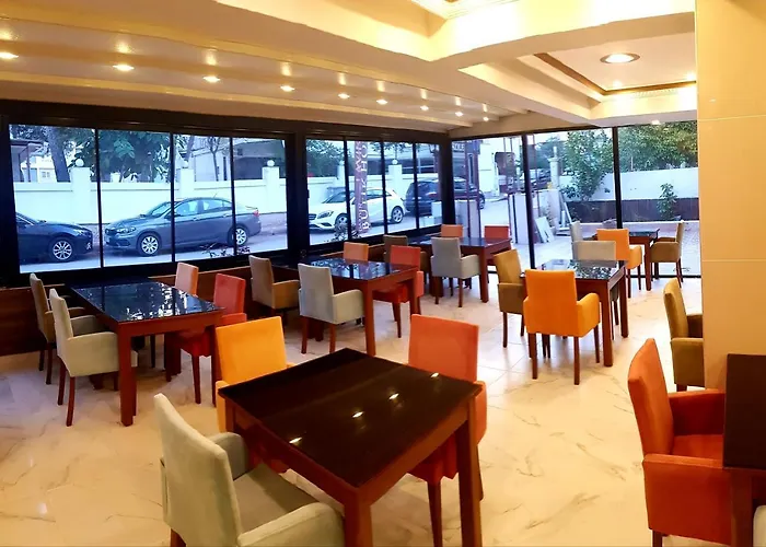 Lavin Garden Hotel 3*